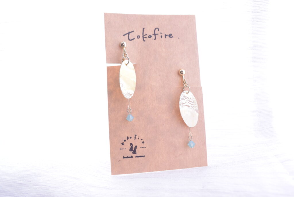 ゴールドをメインにしたアクセサリー
涼しげなデザイン
